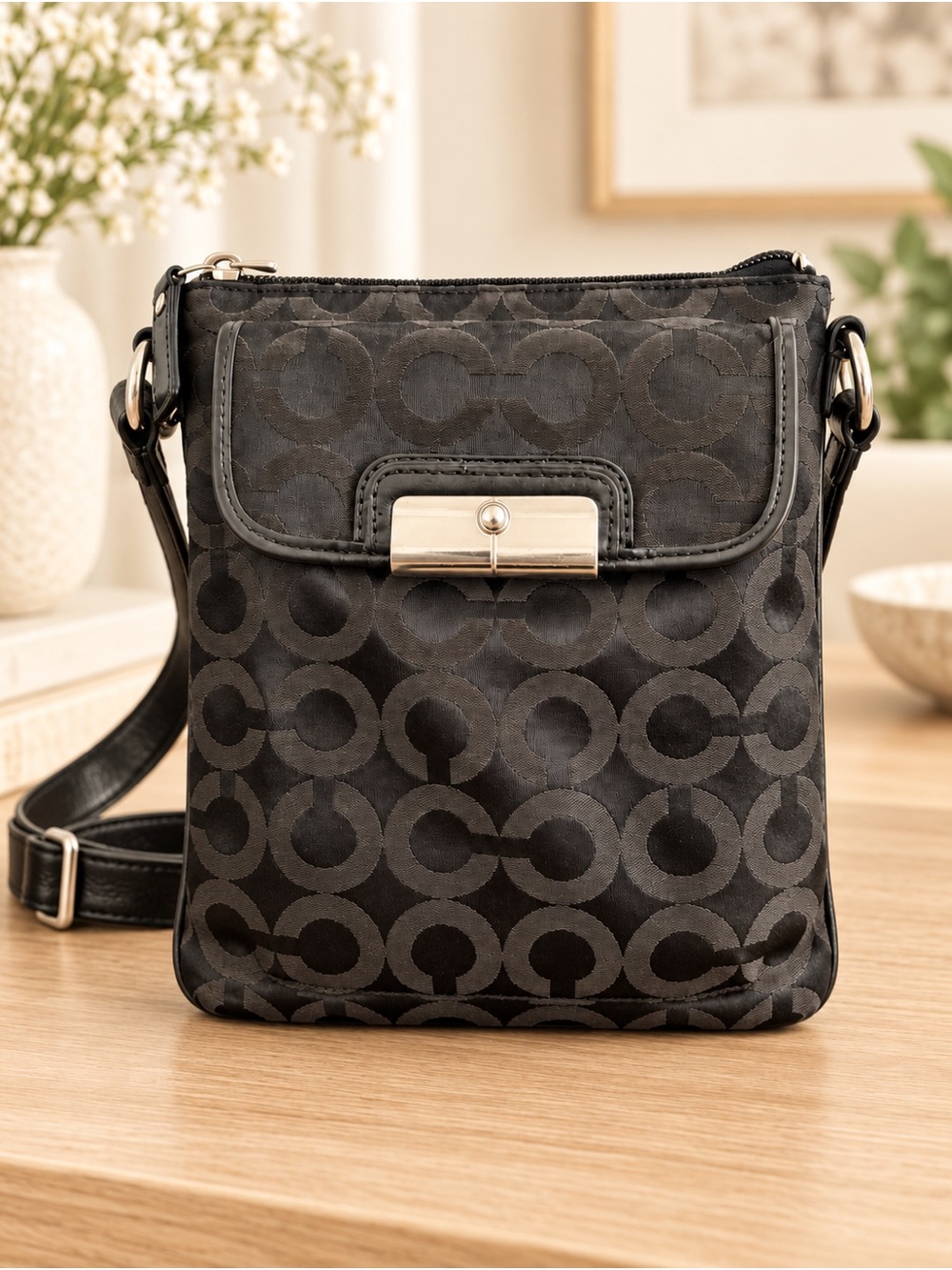 Coach Kristin Op Art Black Signature Crossbody Swingpack 45075